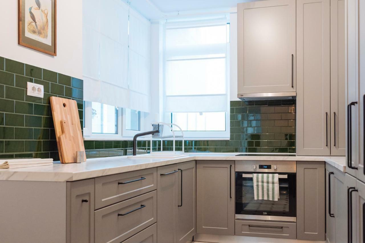 Brezoianu Spacious Flat 公寓